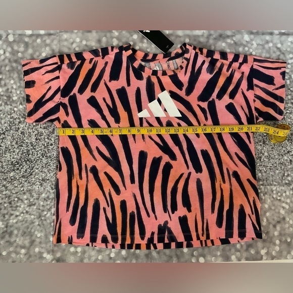 ADIDAS GIRL’S LOGO ALLOVER PRINT TEE - Picture 5 of 8